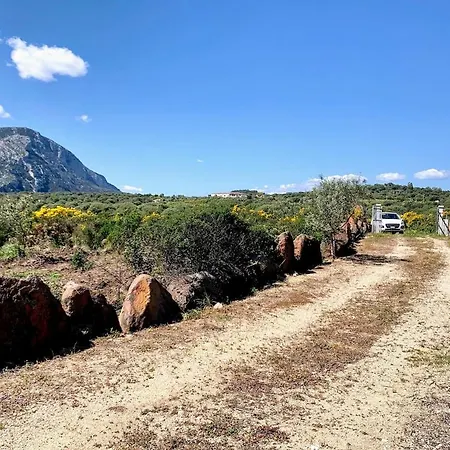 Villa Countryside Retreat With Distant Sea View Orosei
