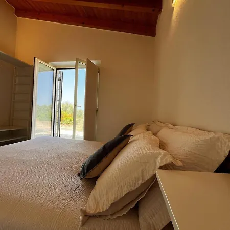 Countryside Retreat With Distant Sea View