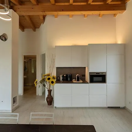 Villa Countryside Retreat With Distant Sea View