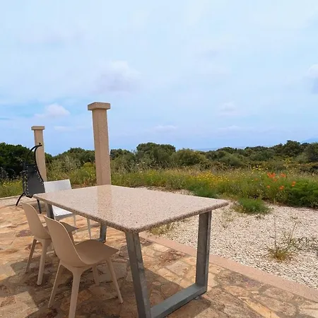 Countryside Retreat With Distant Sea View *