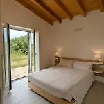 Private Countryside Retreat, Distant Sea View ヴィラ
