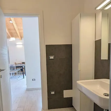 Private Countryside Retreat, Distant Sea View * 오로세