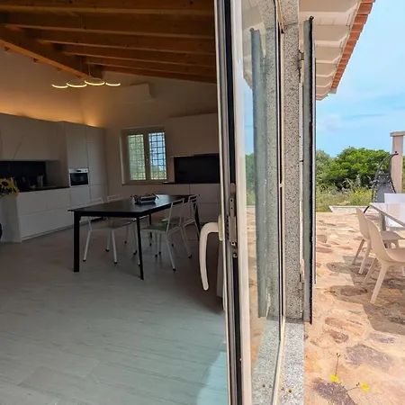 빌라 Private Countryside Retreat, Distant Sea View