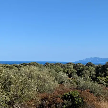 Private Countryside Retreat, Distant Sea View 오로세