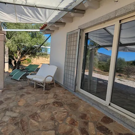 빌라 Private Countryside Retreat, Distant Sea View *