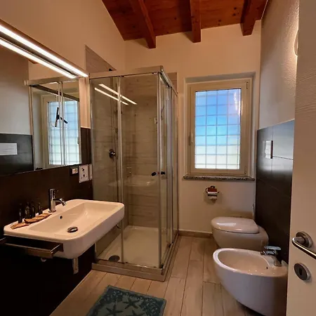 Villa Private Countryside Retreat, Distant Sea View