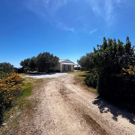 Private Countryside Retreat, Distant Sea View *